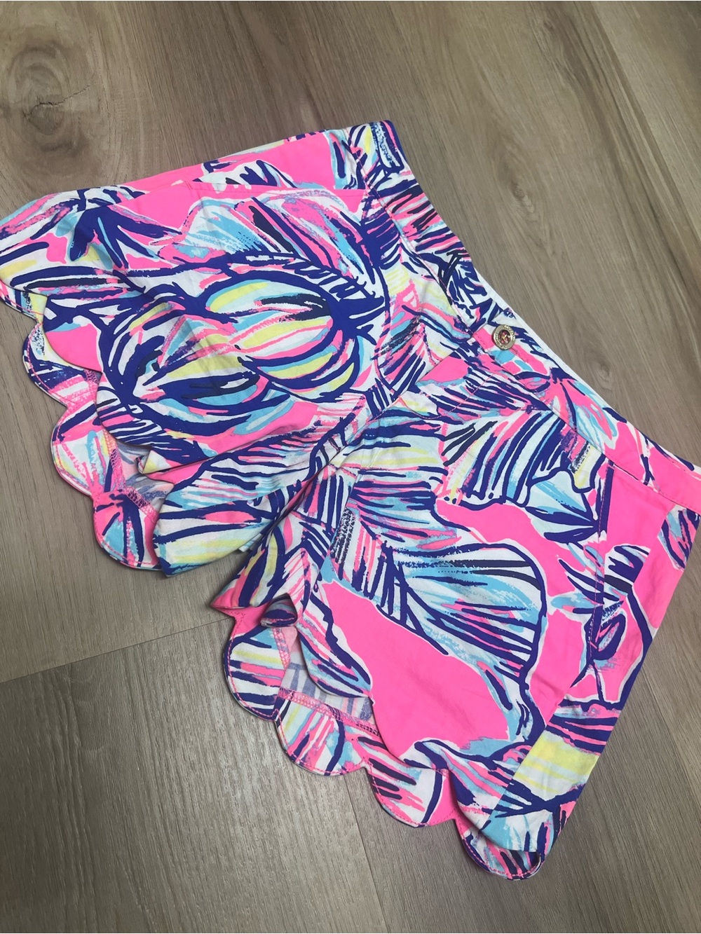 Lilly Pulitzer Neon Pink Tropical Scallop-Hem Shorts